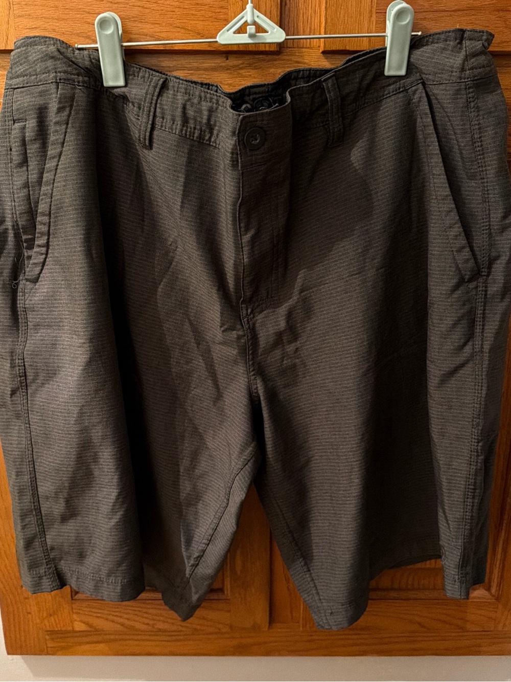 Hang Ten Men's Charcoal Gray striped Flat-Front Casual Shorts with Pockets.
